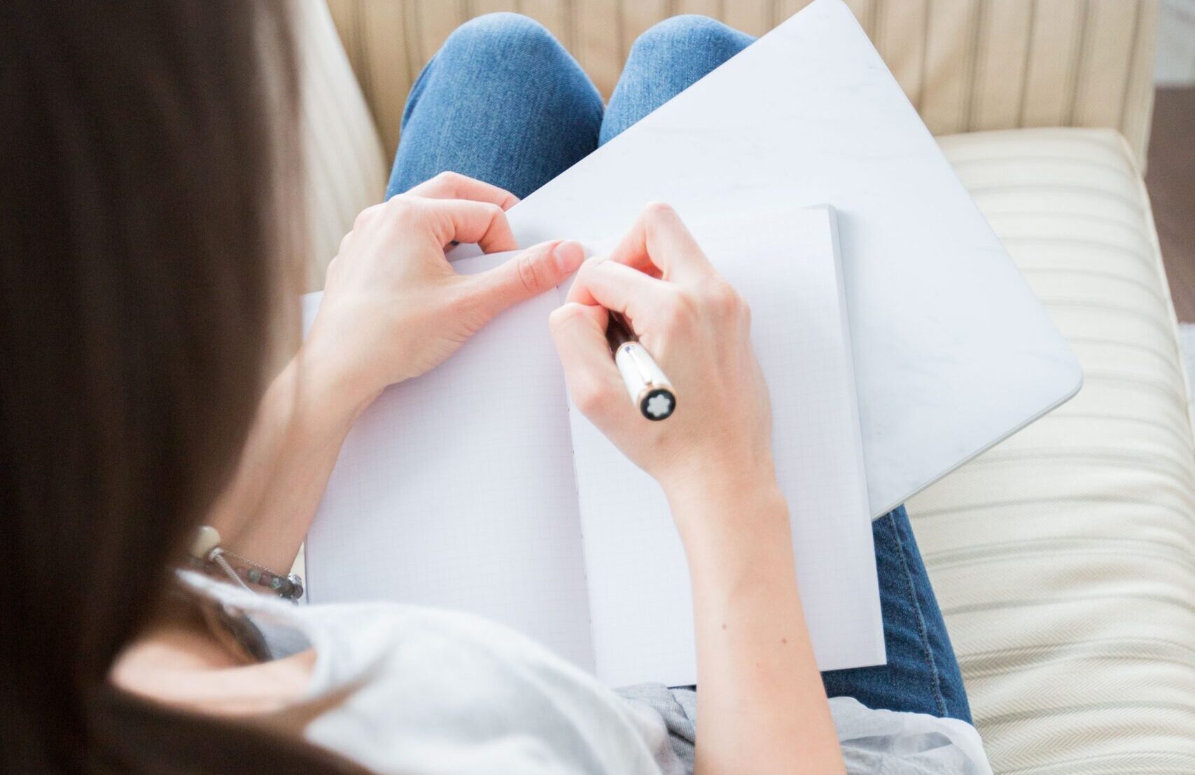 What is the right time to Create a Resume? How to Write an Outstanding Resume